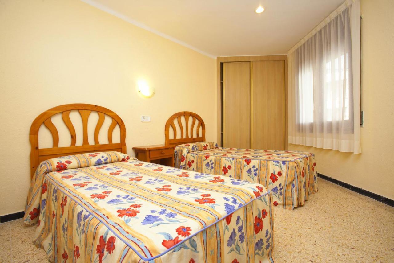 Apartamentos Bahia Dorada Y Iris 살루 외부 사진