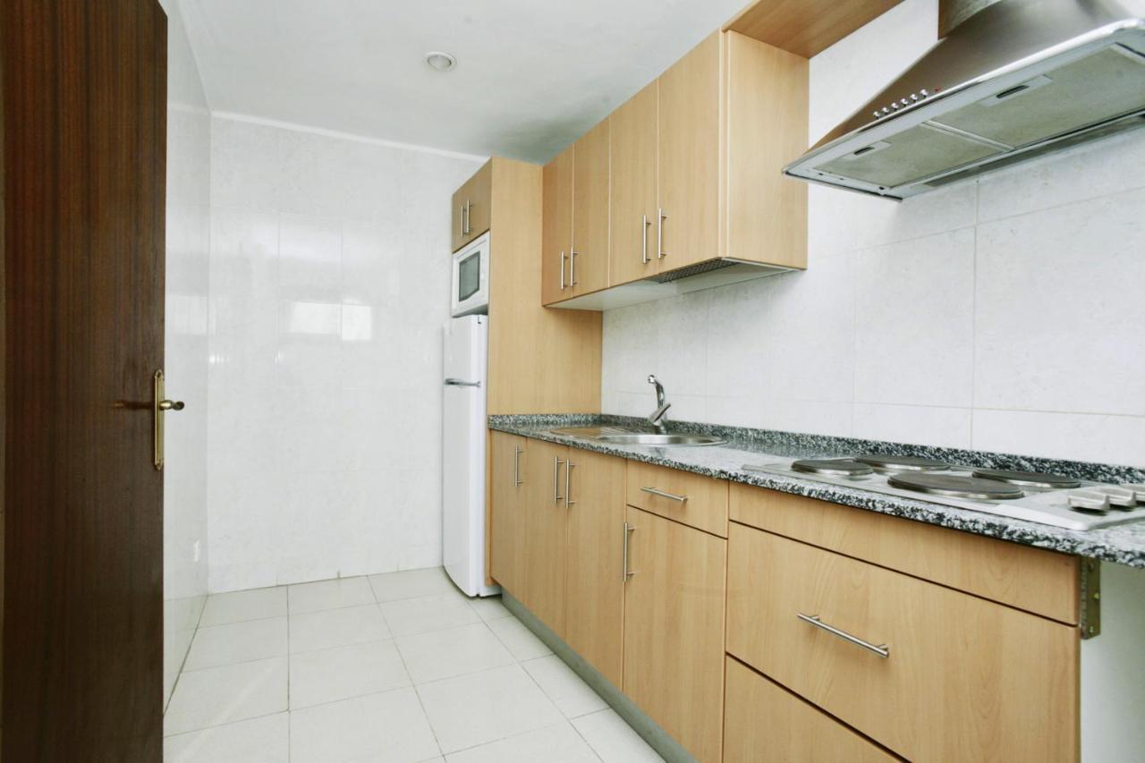 Apartamentos Bahia Dorada Y Iris 살루 외부 사진