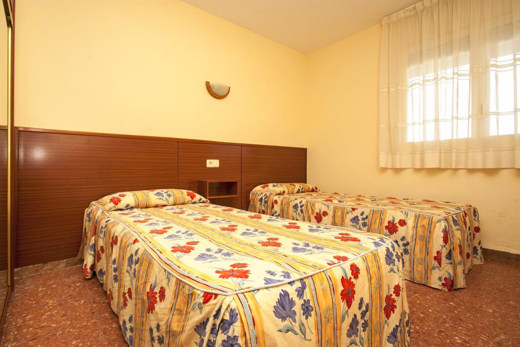 Apartamentos Bahia Dorada Y Iris 살루 외부 사진