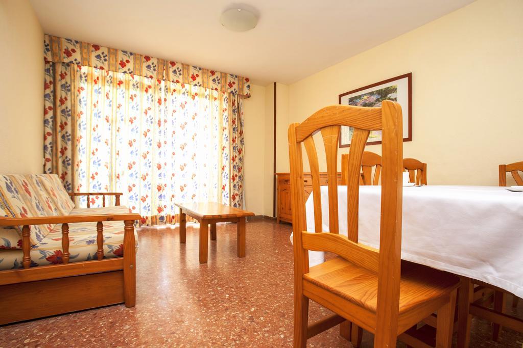 Apartamentos Bahia Dorada Y Iris 살루 외부 사진