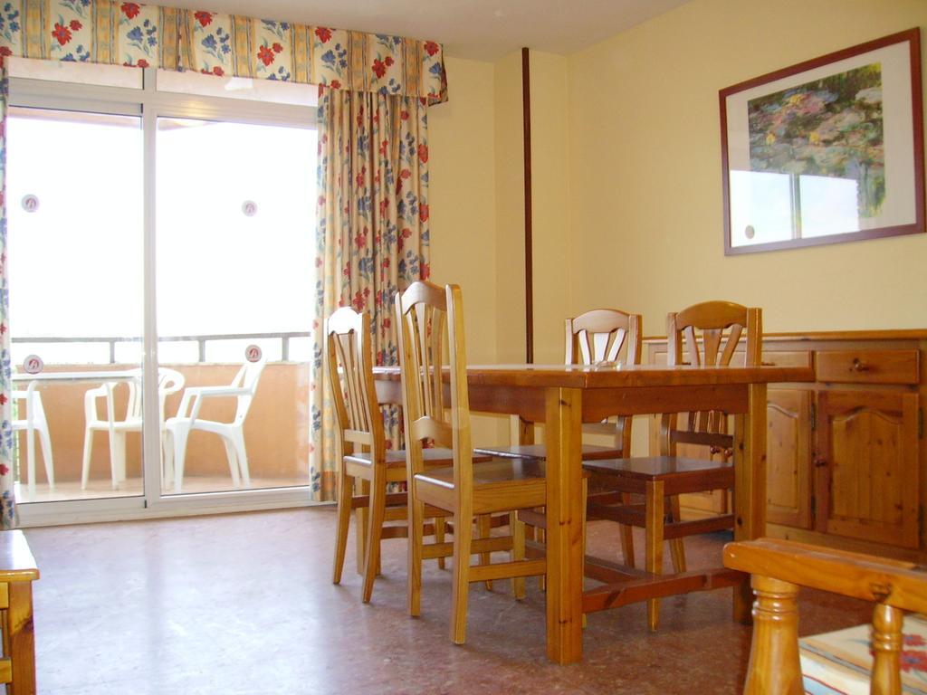 Apartamentos Bahia Dorada Y Iris 살루 외부 사진