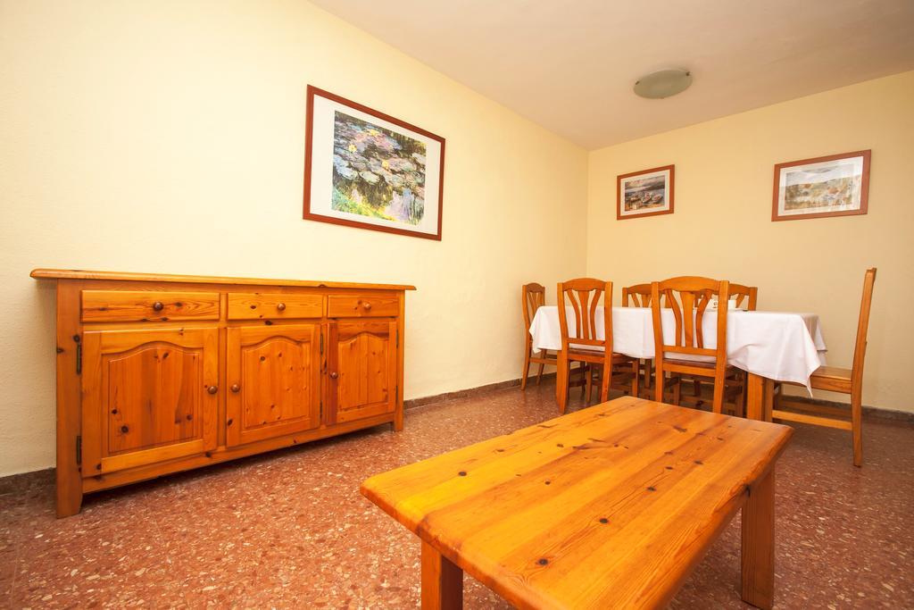Apartamentos Bahia Dorada Y Iris 살루 외부 사진
